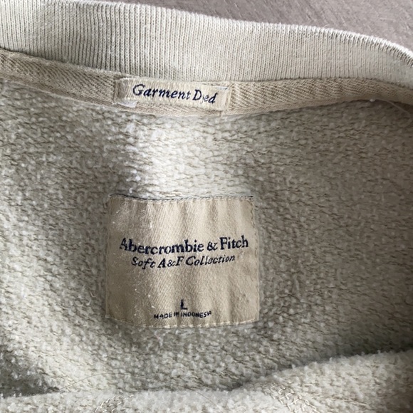 Abercrombie Raw Hem Crewneck - Picture 2 of 4
